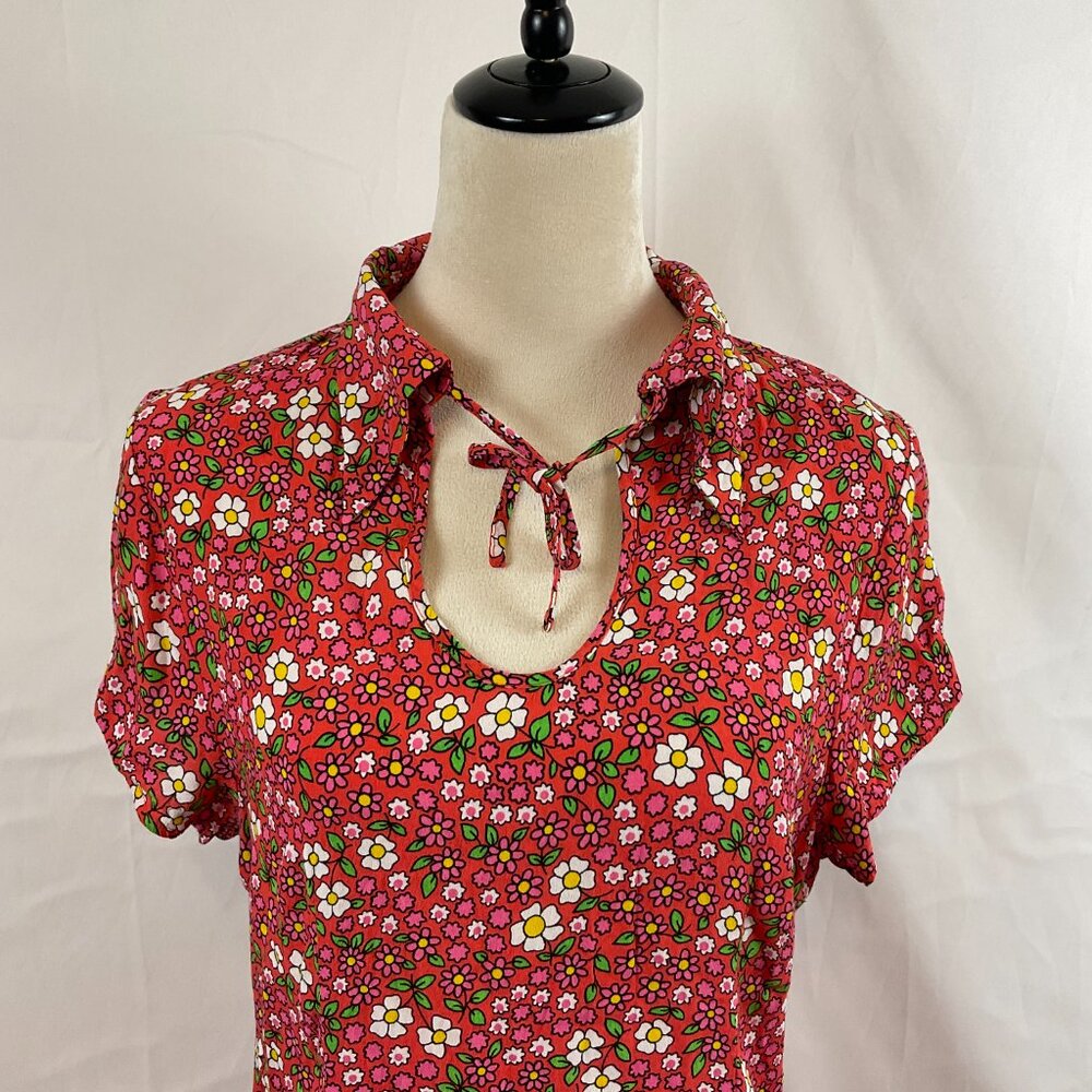 Rolla's Pink Floral Dress - Short Sleeve with Collar Tie Detail - Picture 2 of 14